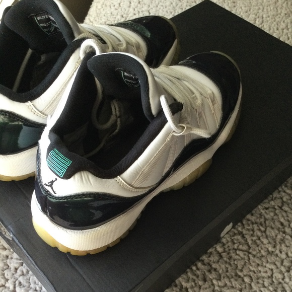 Jordan Retro 11 Low Emerald Green/Purple Flip-Flop - Picture 7 of 11